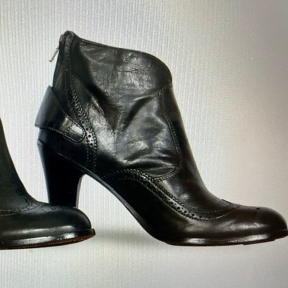 BELSTAFF Black Leather Ankle Boot AGNES SLIM, Size 8, handmade.